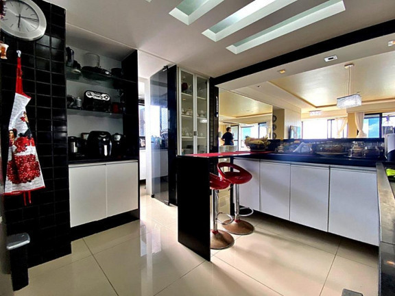 Imagem Apartamento com 4 Quartos à Venda, 110 m² em Candeias - Jaboatão dos Guararapes