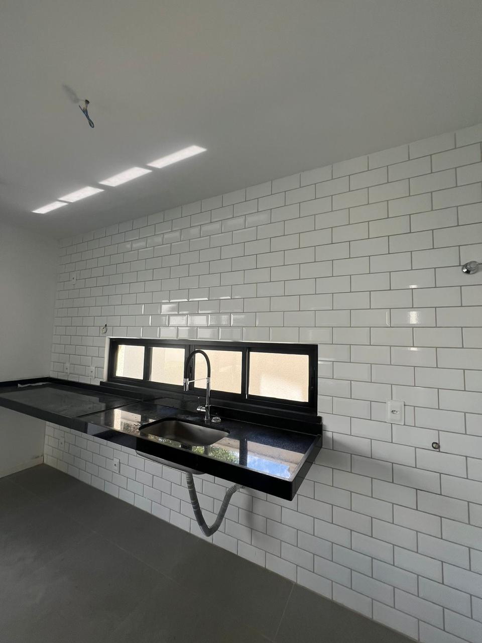 Imagem Casa de Condomínio com 4 Quartos à Venda, 295 m² em Cidade Alpha - Eusébio