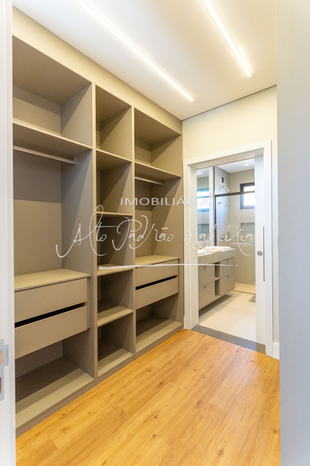 Imagem Casa de Condomínio com 3 Quartos à Venda ou Temporada, 182 m²em Residencial Villa Flora Aquarius - Marília