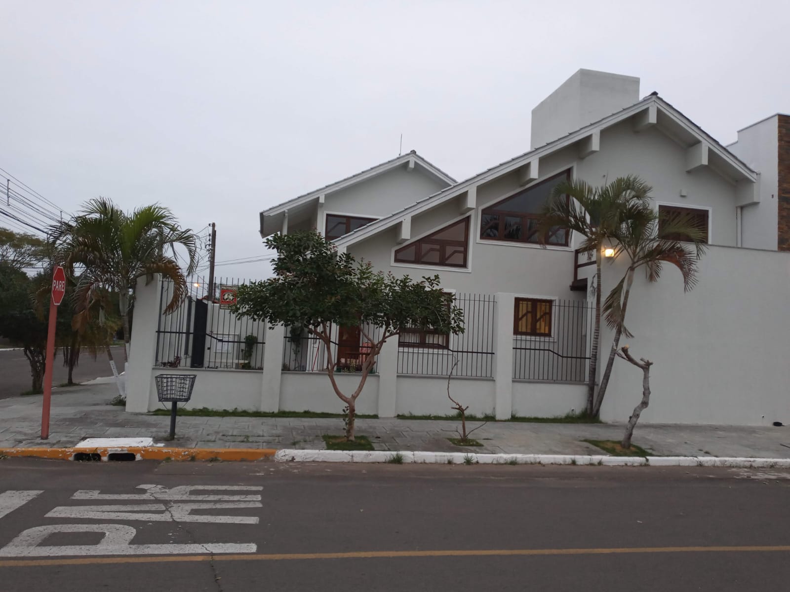 Imagem Sobrado com 3 Quartos à Venda, 193 m²em Centro - Canoas