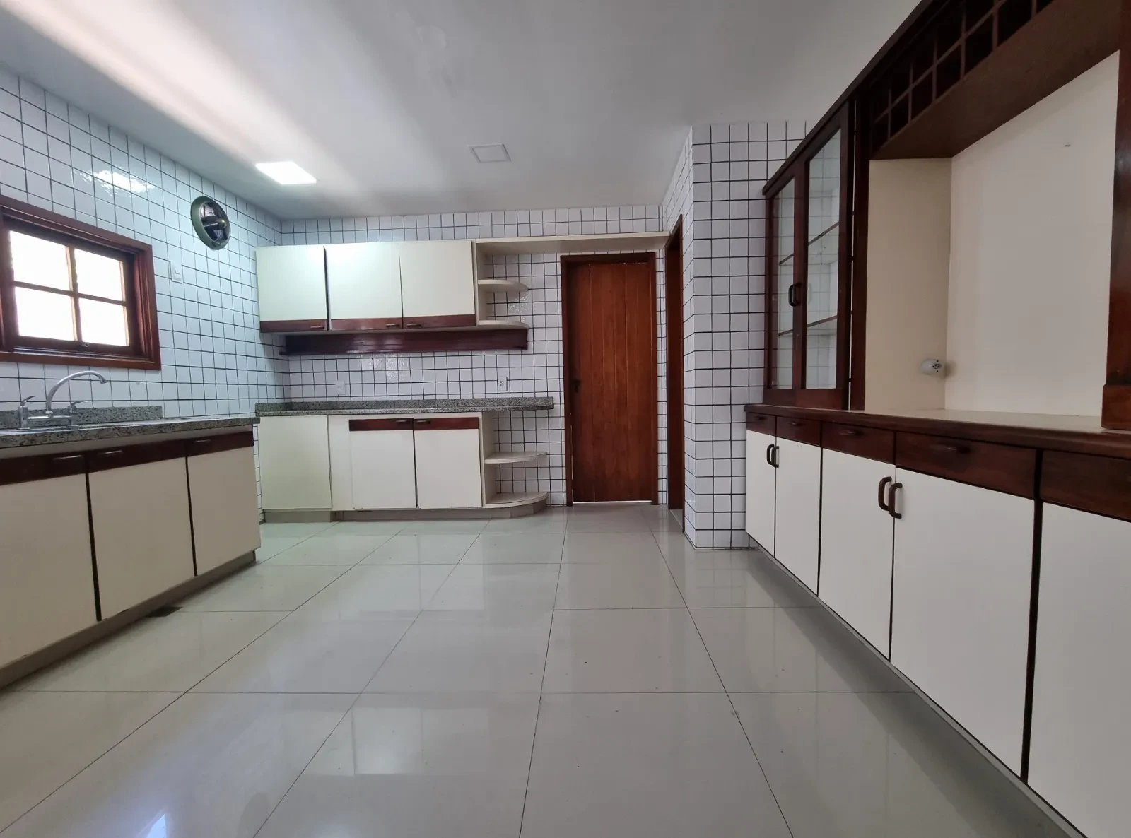 Foto do imóvel: Casa de Condomínio com 4 Quartos à Venda, 350 m² em Badu - Niterói