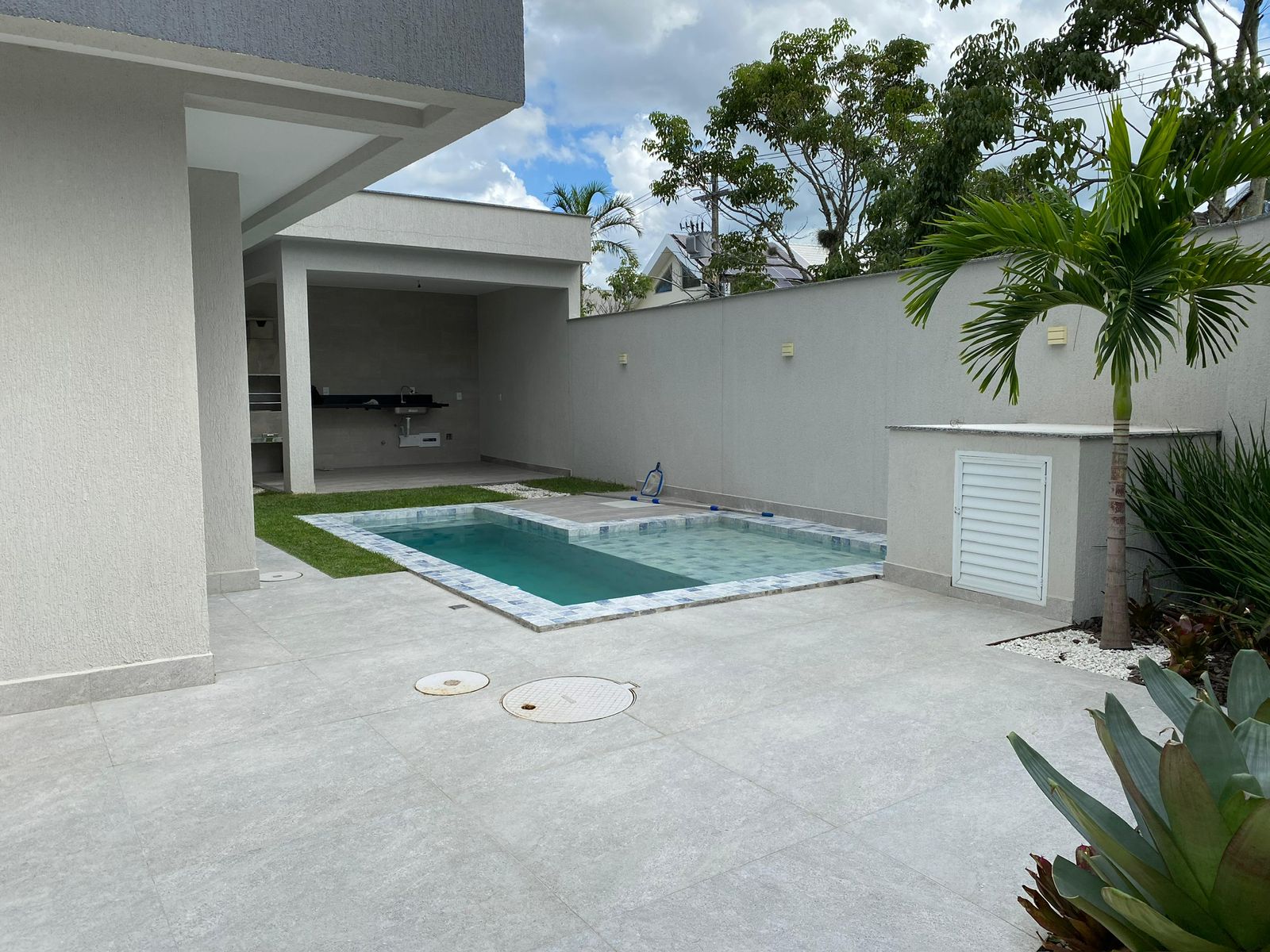 Imagem Casa de Condomínio com 4 Quartos à Venda, 220 m² em Vargem Pequena - Rio de Janeiro