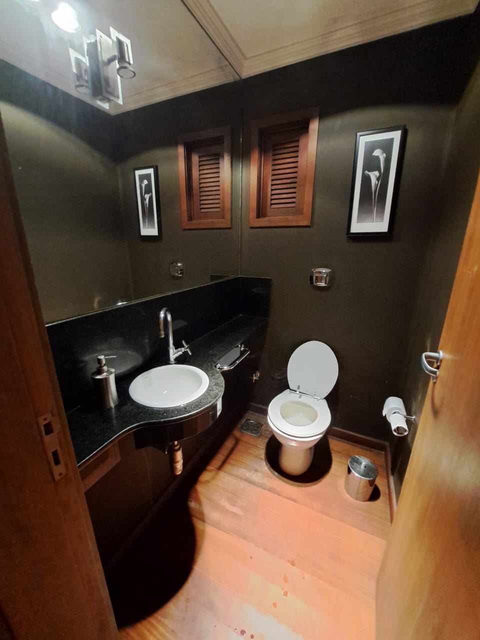 Imagem Casa com 3 Quartos à Venda, 300 m²em Laranjal - Pelotas