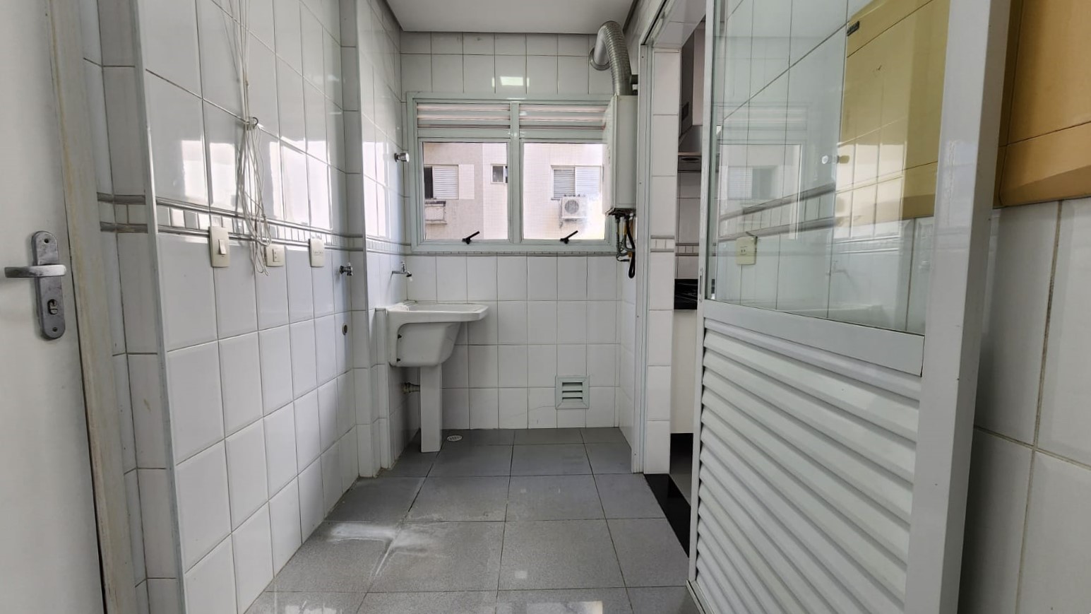 Imagem Apartamento com 3 Quartos para Alugar, 160 m²em Boqueirão - Santos