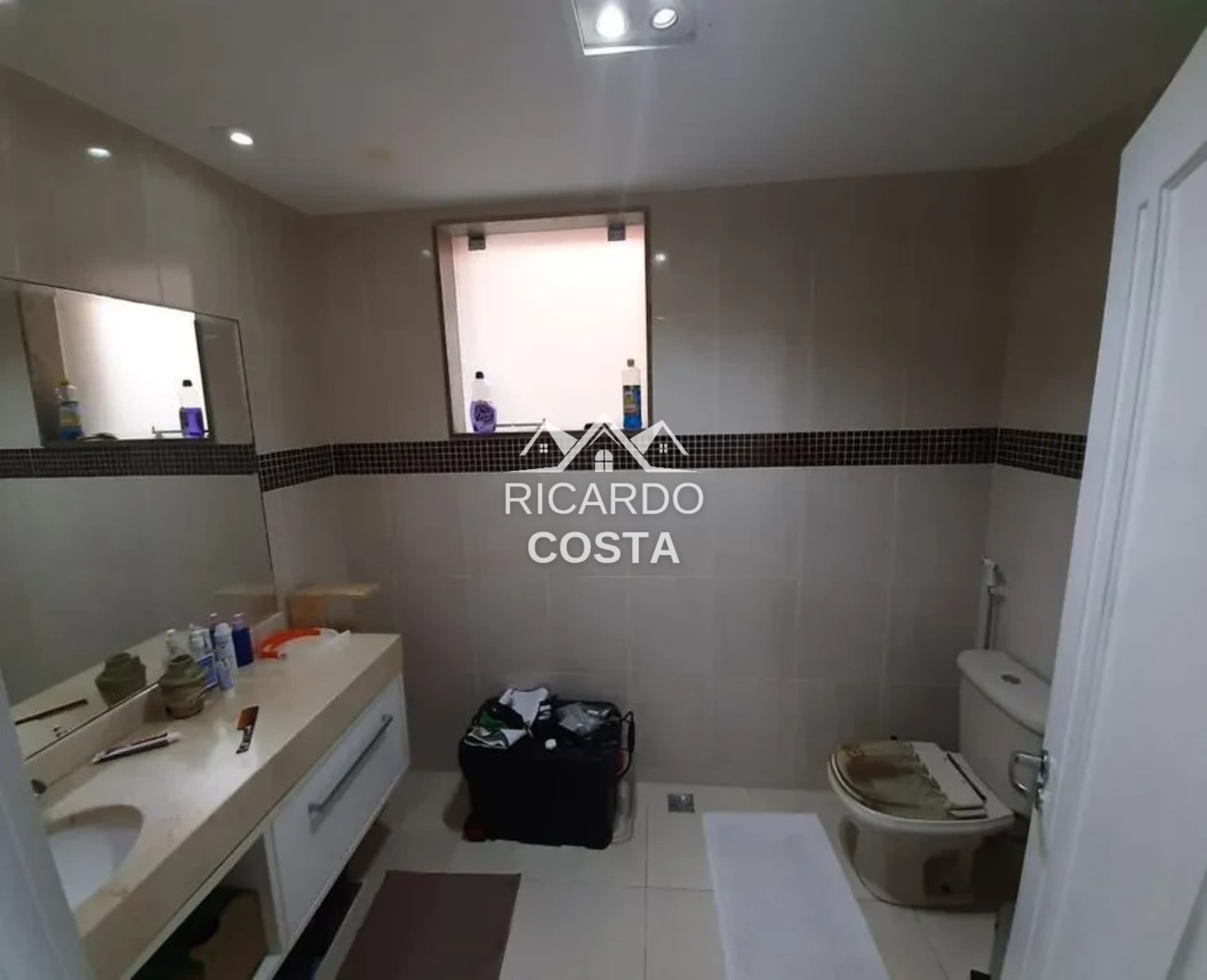 Imagem Casa de Vila com 4 Quartos à Venda, 300 m² em Taquara - Rio de Janeiro