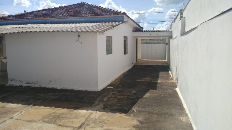Imagem Casa com 2 Quartos à Venda,  em Amizade - Araçatuba