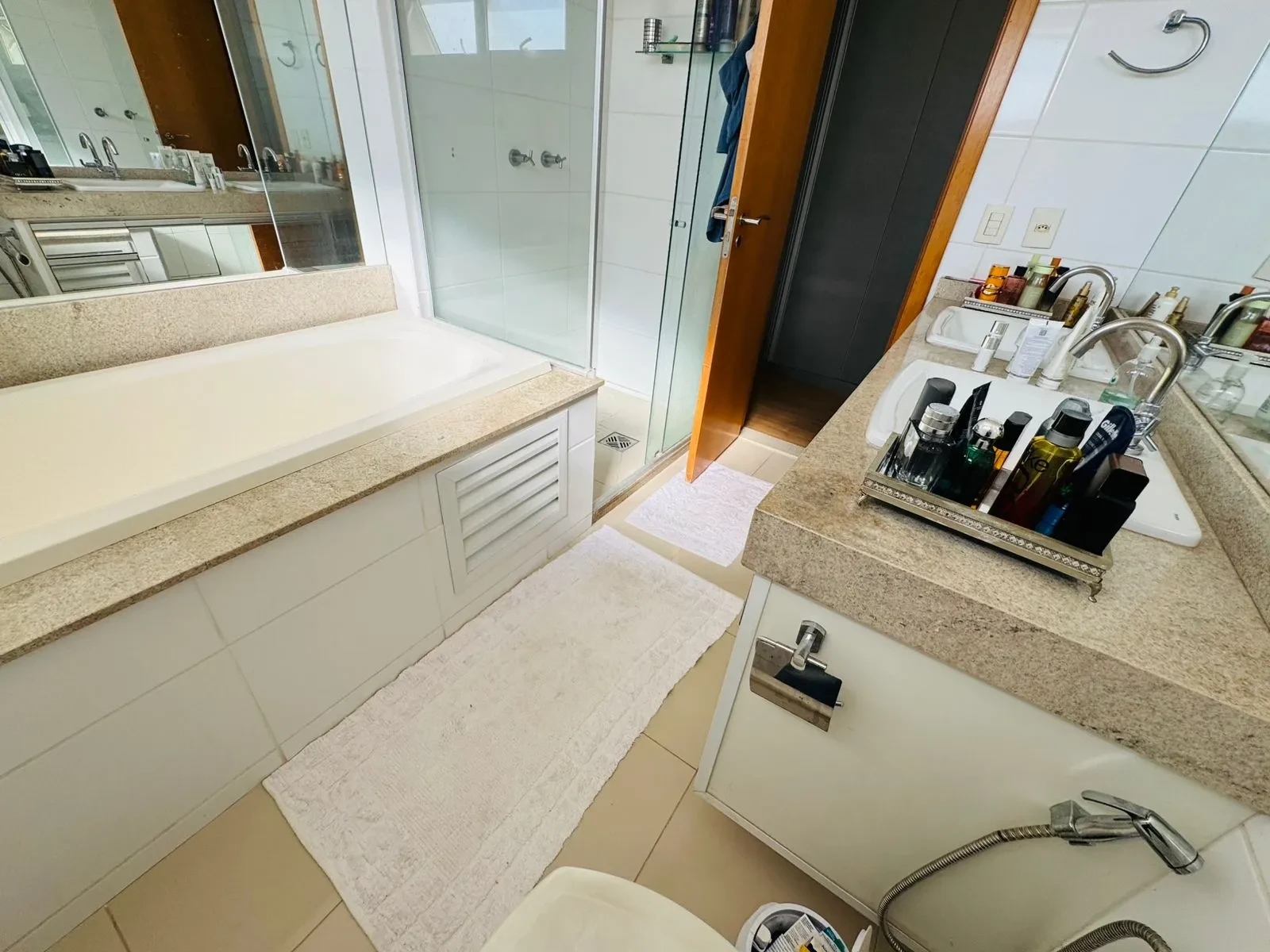 Imagem Apartamento com 3 Quartos para Alugar, 189 metros em Quilombo - Cuiabá