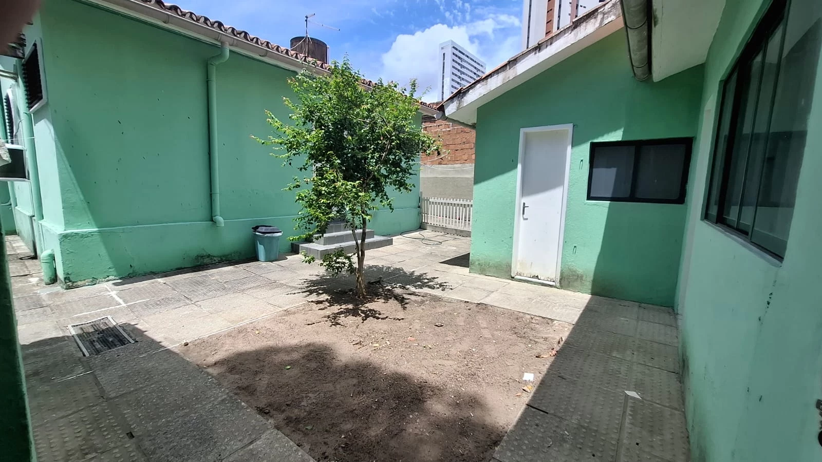 Foto do imóvel: Casa com 4 Quartos à Venda, 360 m² em Casa Amarela - Recife
