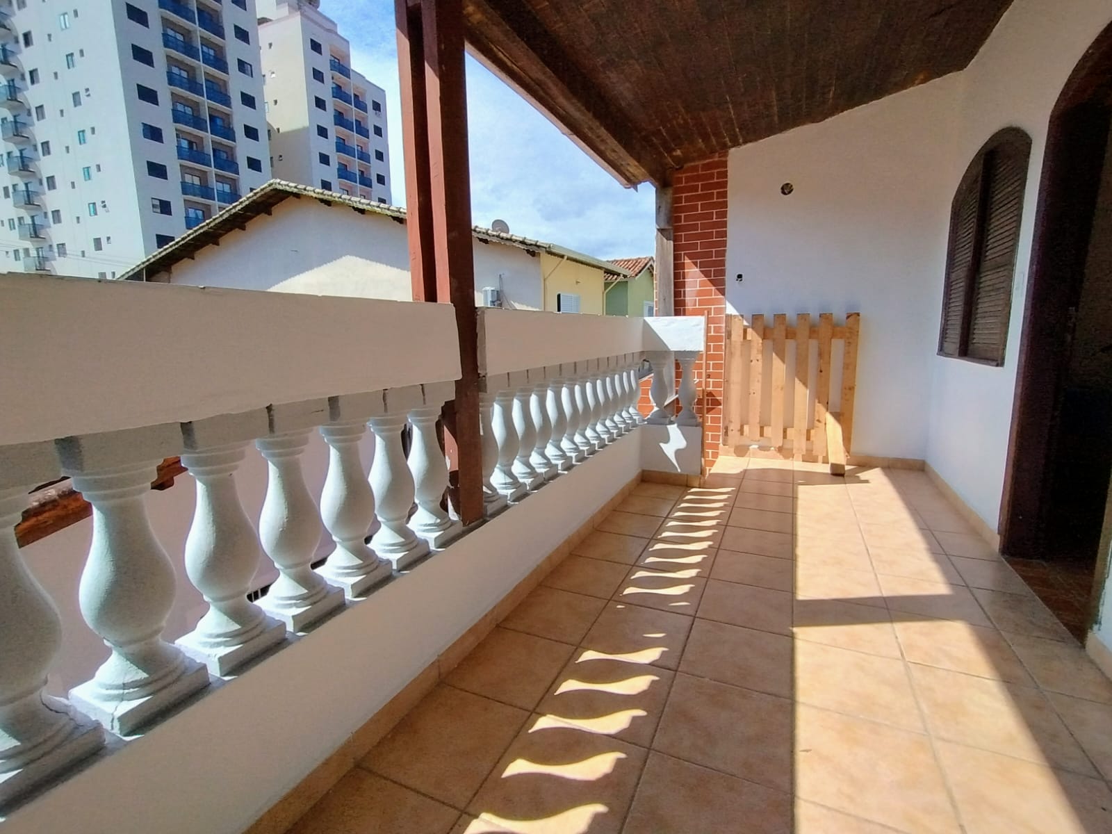 Imagem Casa com 4 Quartos à Venda, 210 m² em Tupi - Praia Grande