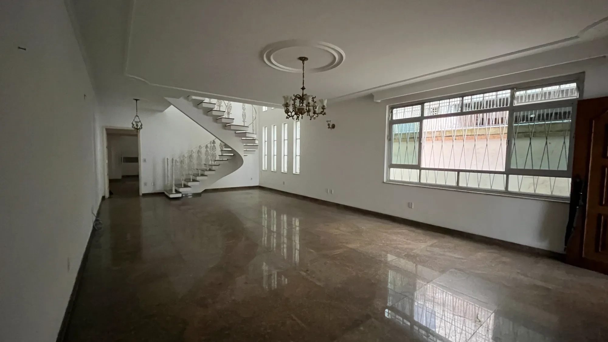 Imagem Sobrado com 4 Quartos à Venda, 295 m² em Aparecida - Santos