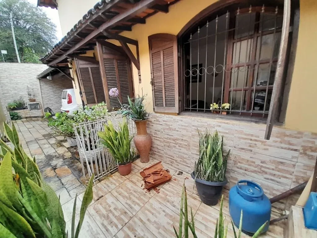 Imagem Casa com 5 Quartos à Venda, 303 m² em Planalto - Belo Horizonte