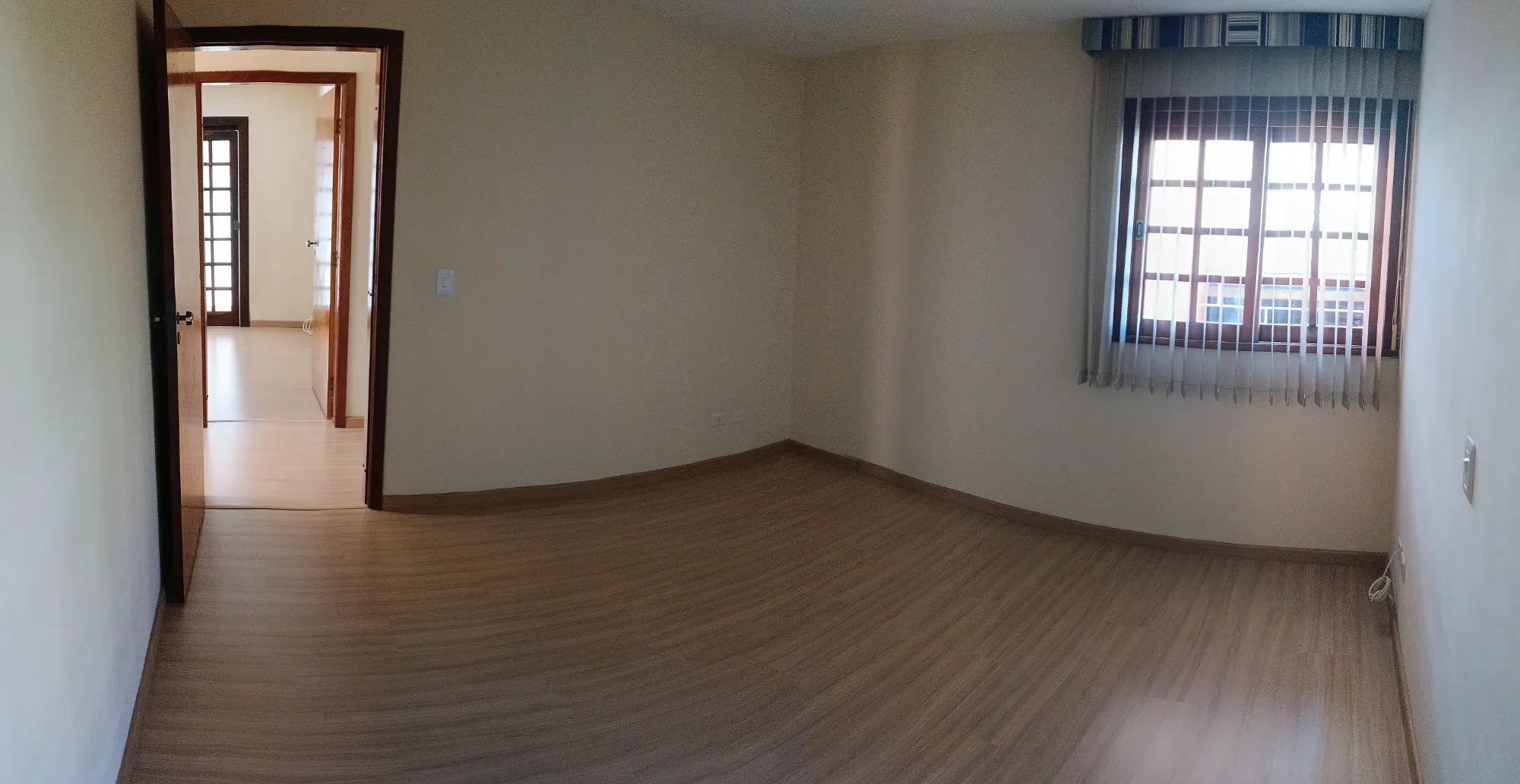 Imagem Casa de Condomínio com 3 Quartos à Venda, 117 m² em Jardim das Américas - Curitiba