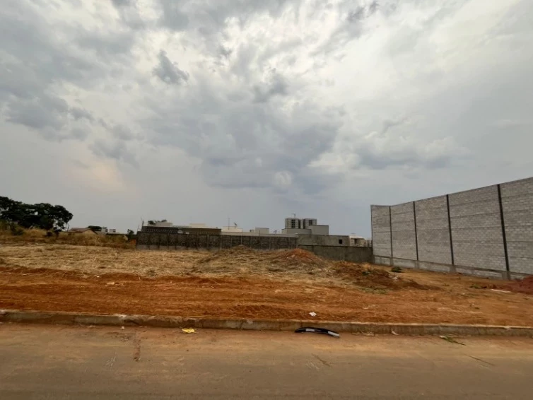 Terreno à Venda, 360 m² em Setor Faiçalville - Goiânia