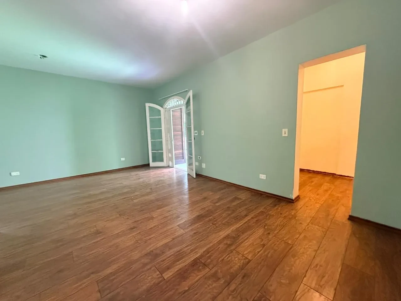 Imagem Casa com 3 Quartos à Venda, 290 m² em Centro - Embu das Artes