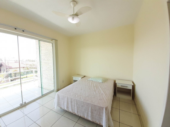 Imagem Casa com 5 Quartos à Venda ou Temporada, 200 m² em Posto 4 (Capão Novo) - Capão da Canoa