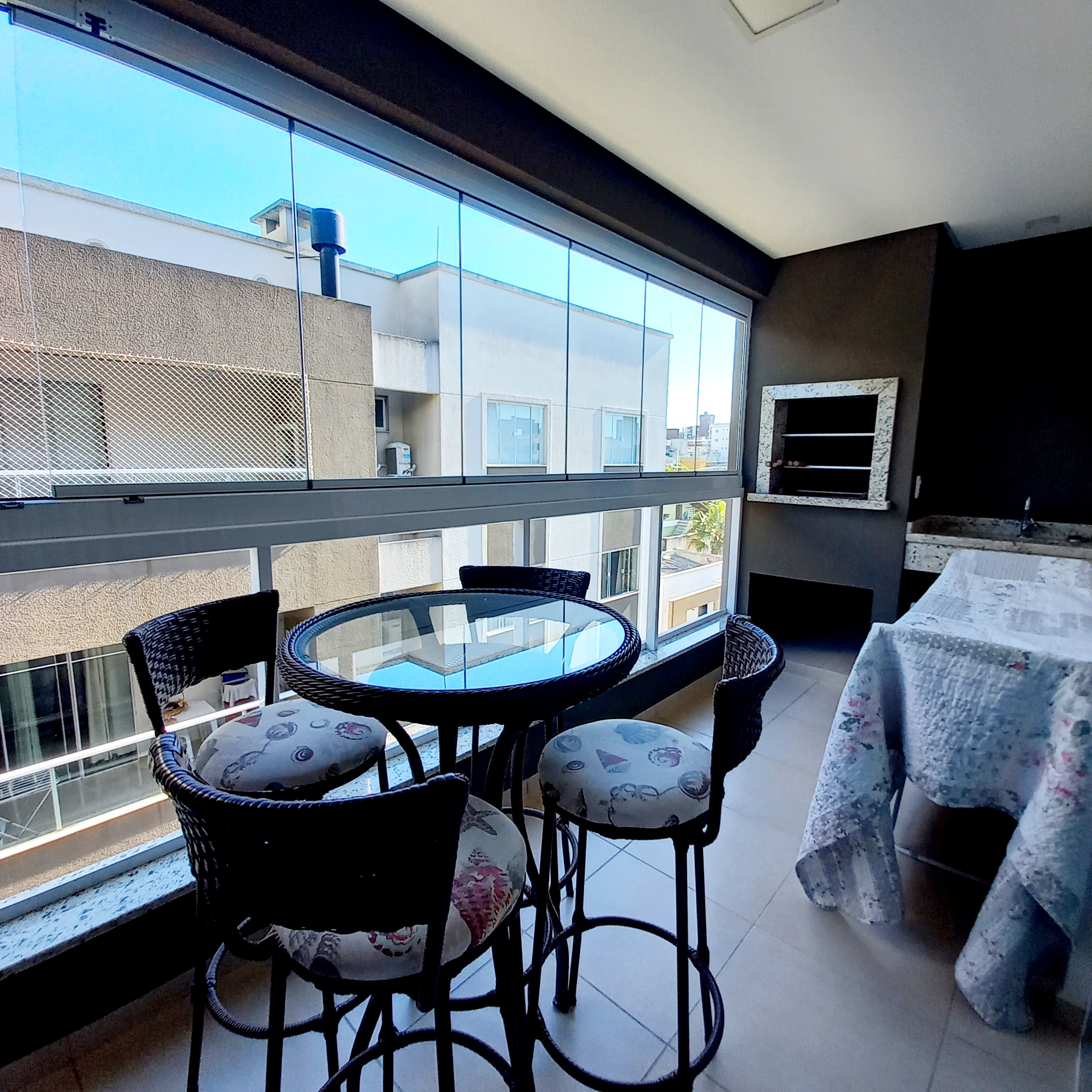 Imagem Apartamento com 2 Quartos à Venda, 78 m²em Bombas - Bombinhas