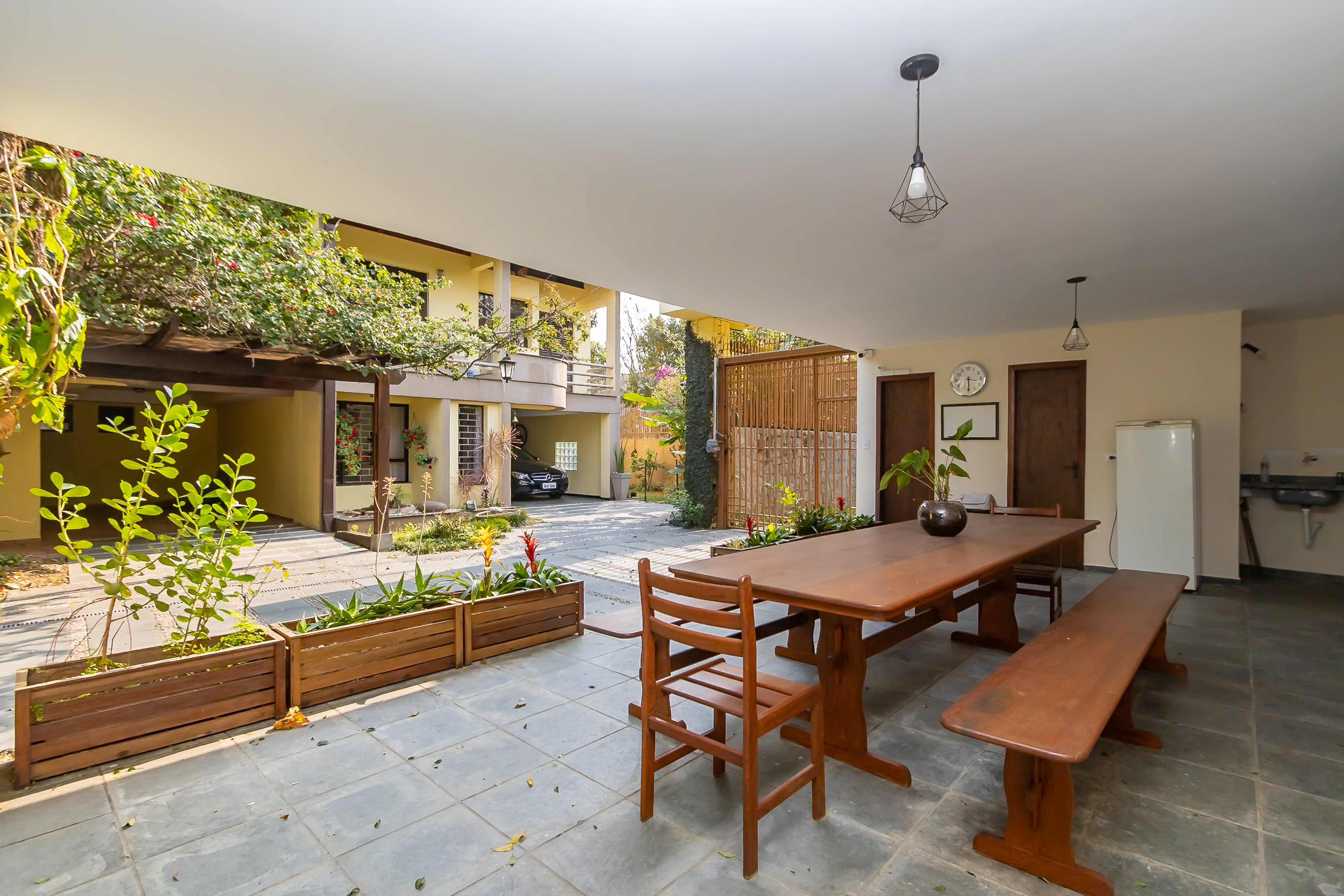 Foto do imóvel: Sobrado com 3 Quartos à Venda, 278 m² em Vista Alegre - Curitiba