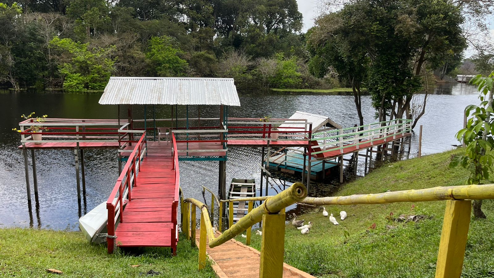 Chácara com 3 Quartos à Venda ou Temporada, 9.000 m²em Lago do Limão - Iranduba