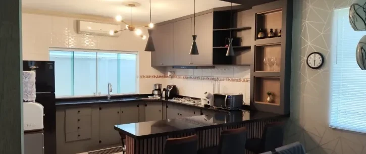 Imagem Casa de Condomínio com 3 Quartos à Venda ou Locação, 300 metros em Piracangaguá - Taubaté