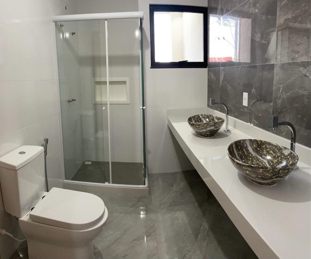 Imagem Casa com 2 Quartos à Venda, 240 m²em Piratininga - Niterói