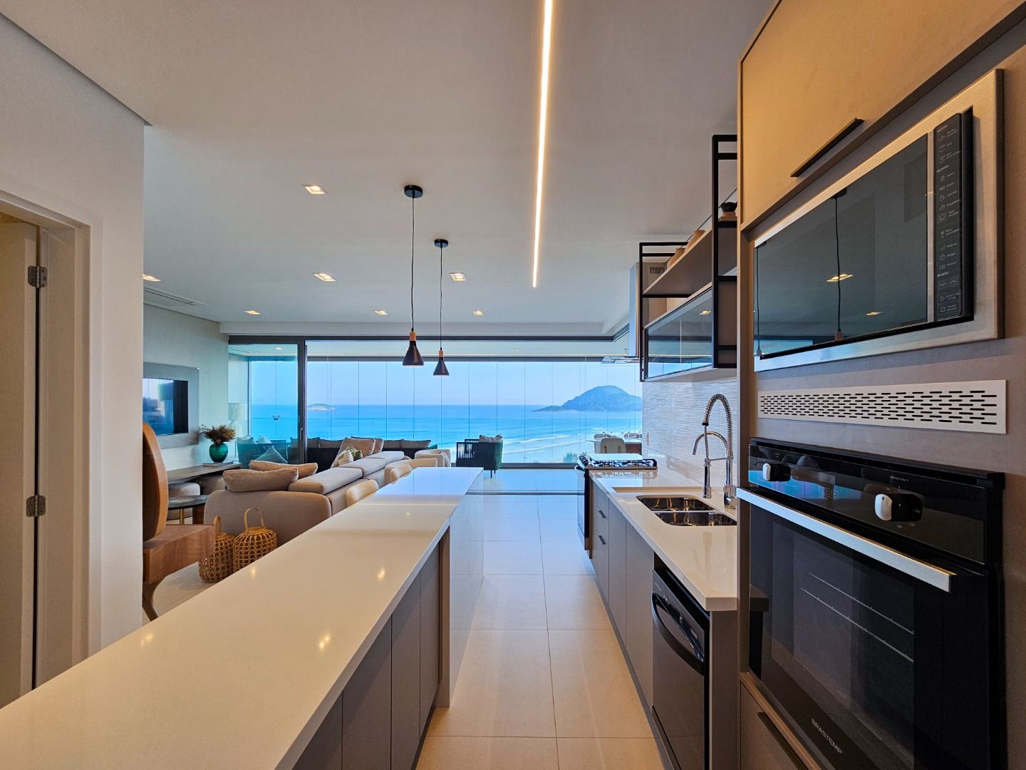 Foto do imóvel: Apartamento com 4 Quartos à Venda, 202 m² em Riviera - Bertioga