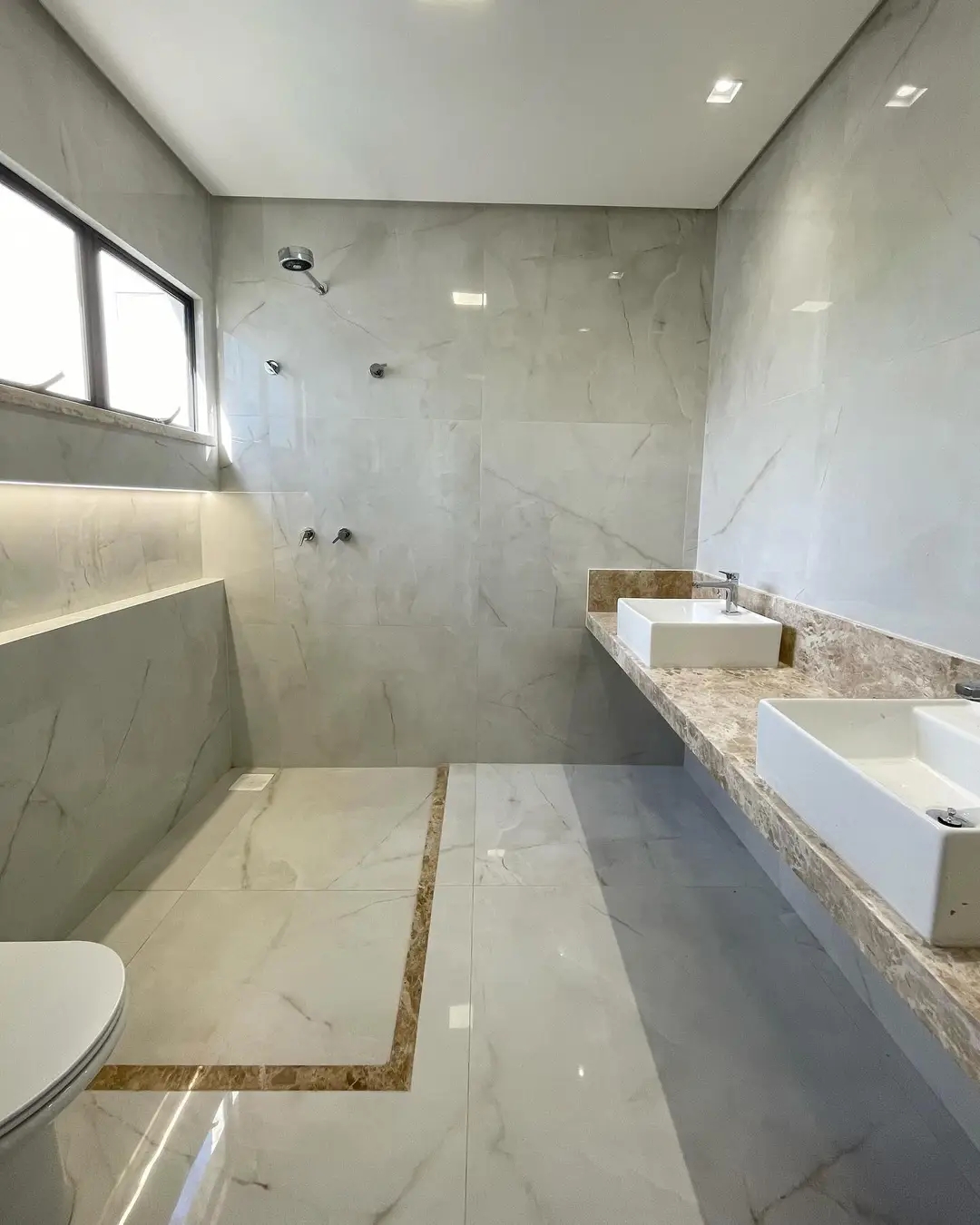 Imagem Casa de Condomínio com 3 Quartos à Venda, 169 m²em Alphaville  - Eusébio