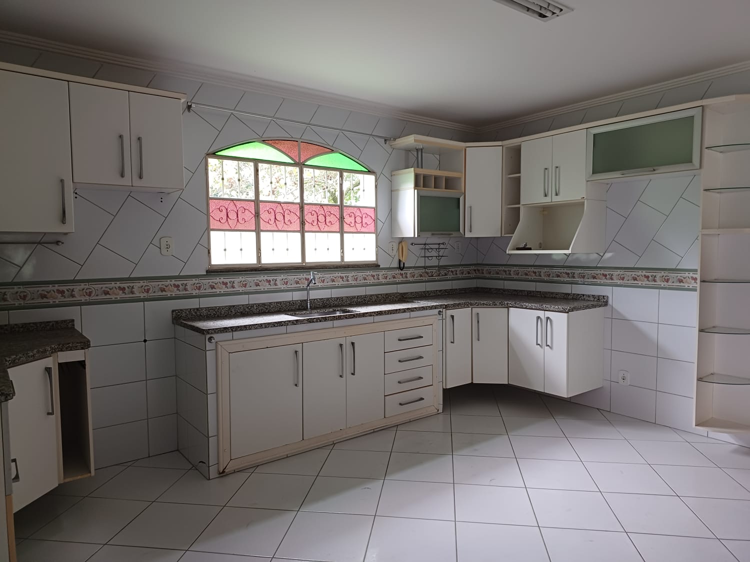 Imagem Casa com 5 Quartos à Venda, 360 m²em Venda das Pedras - Itaboraí