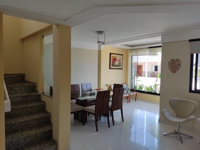 Imagem Casa de Condomínio com 4 Quartos à Venda, 284 m²em Buraquinho - Lauro de Freitas