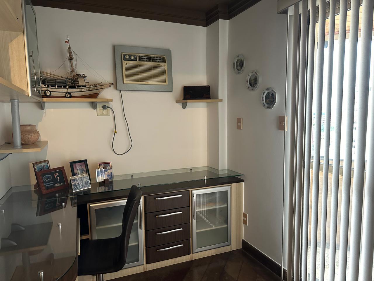 Imagem Apartamento com 3 Quartos à Venda, 430 m²em Batista Campos - Belém