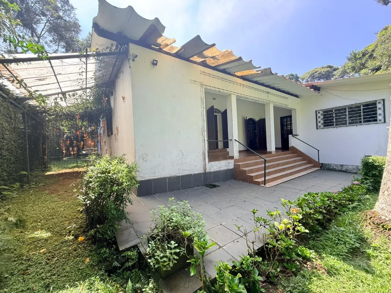 Imagem Casa com 3 Quartos à Venda, 290 m² em Centro - Embu das Artes