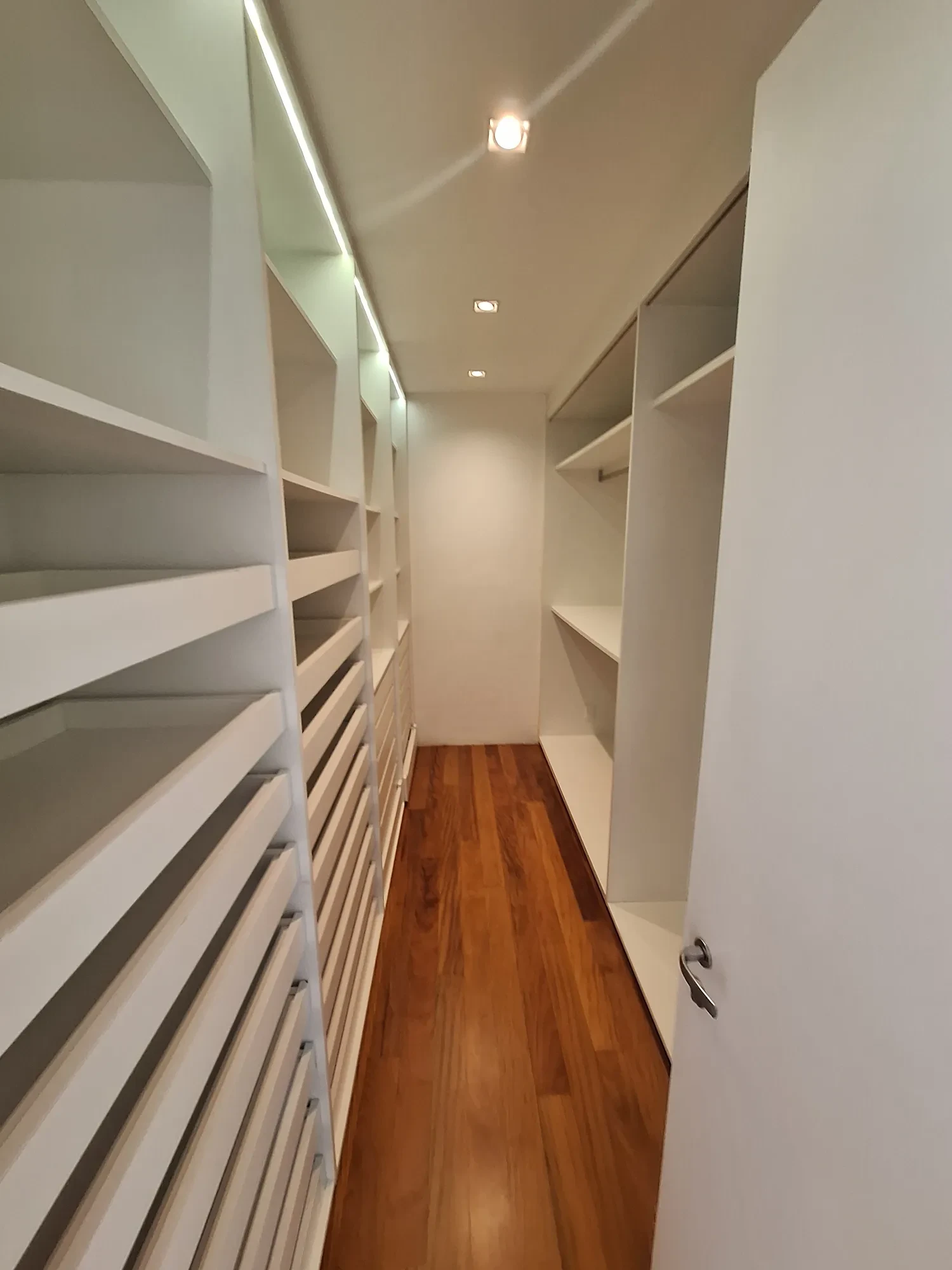 Foto do imóvel: Apartamento com 3 Quartos para Alugar, 230 m² em Jardim Europa - São Paulo