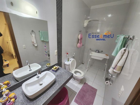 Imagem Casa de Condomínio com 5 Quartos à Venda, 354 m² em Jardins Madri - Goiânia