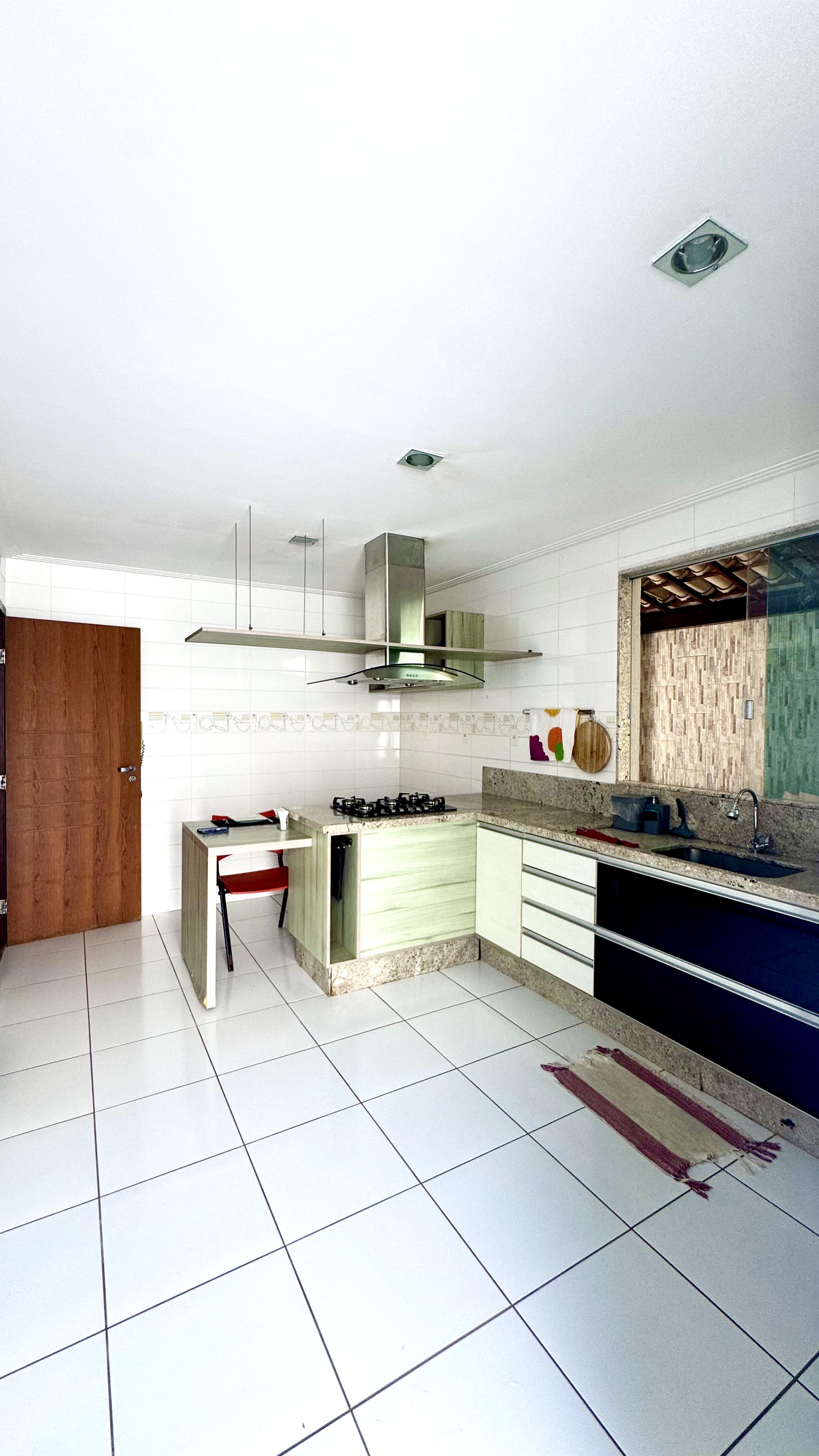 Imagem Casa de Condomínio com 5 Quartos à Venda, 320 m² em Buraquinho - Lauro de Freitas