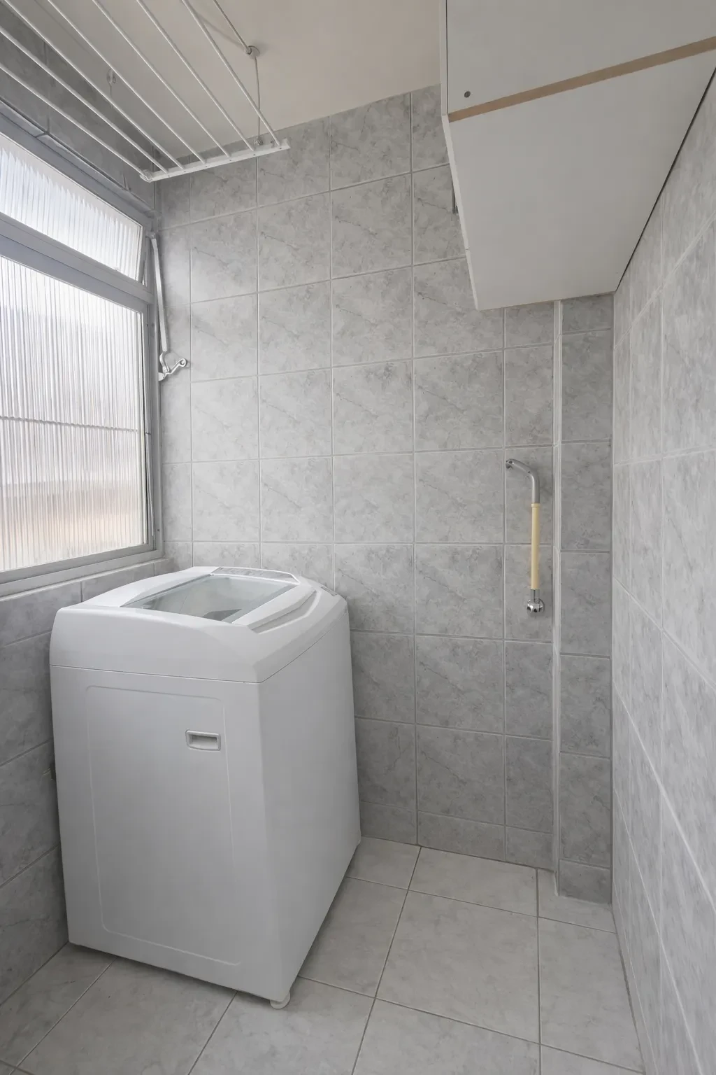 Imagem Apartamento com 2 Quartos à Venda, 57 m² em Coqueiros - Florianópolis