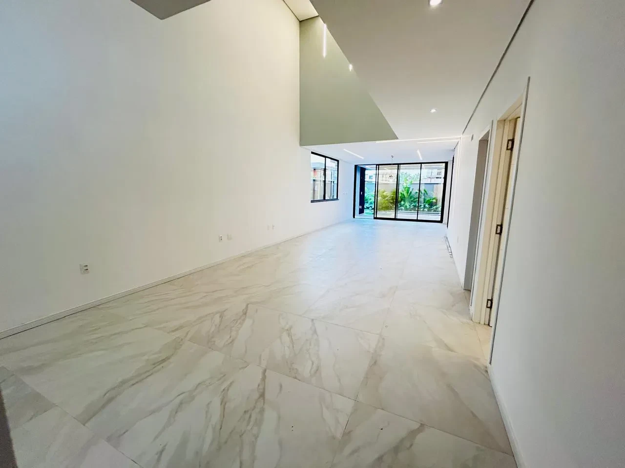 Imagem Casa de Condomínio com 4 Quartos à Venda, 317 m² em Centro - Eusébio