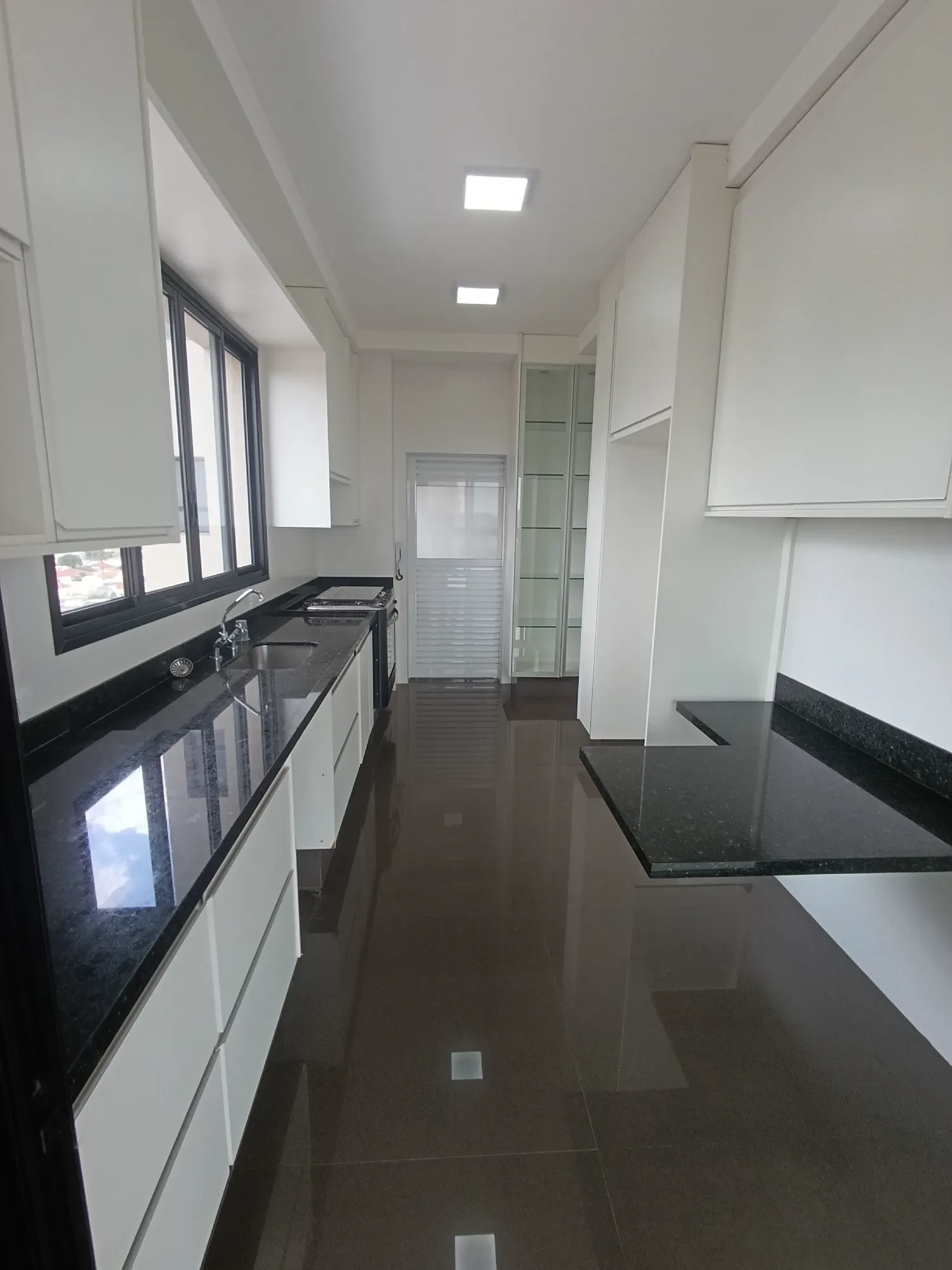Imagem Apartamento com 3 Quartos para Alugar, 204 m² em Centro - Araçatuba