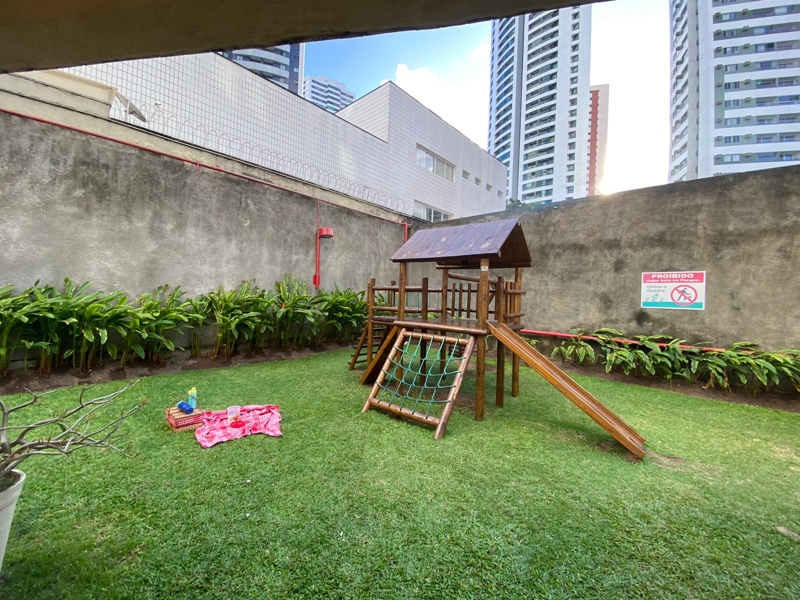 Imagem Apartamento com 4 Quartos à Venda, 165 m²em Encruzilhada - Recife