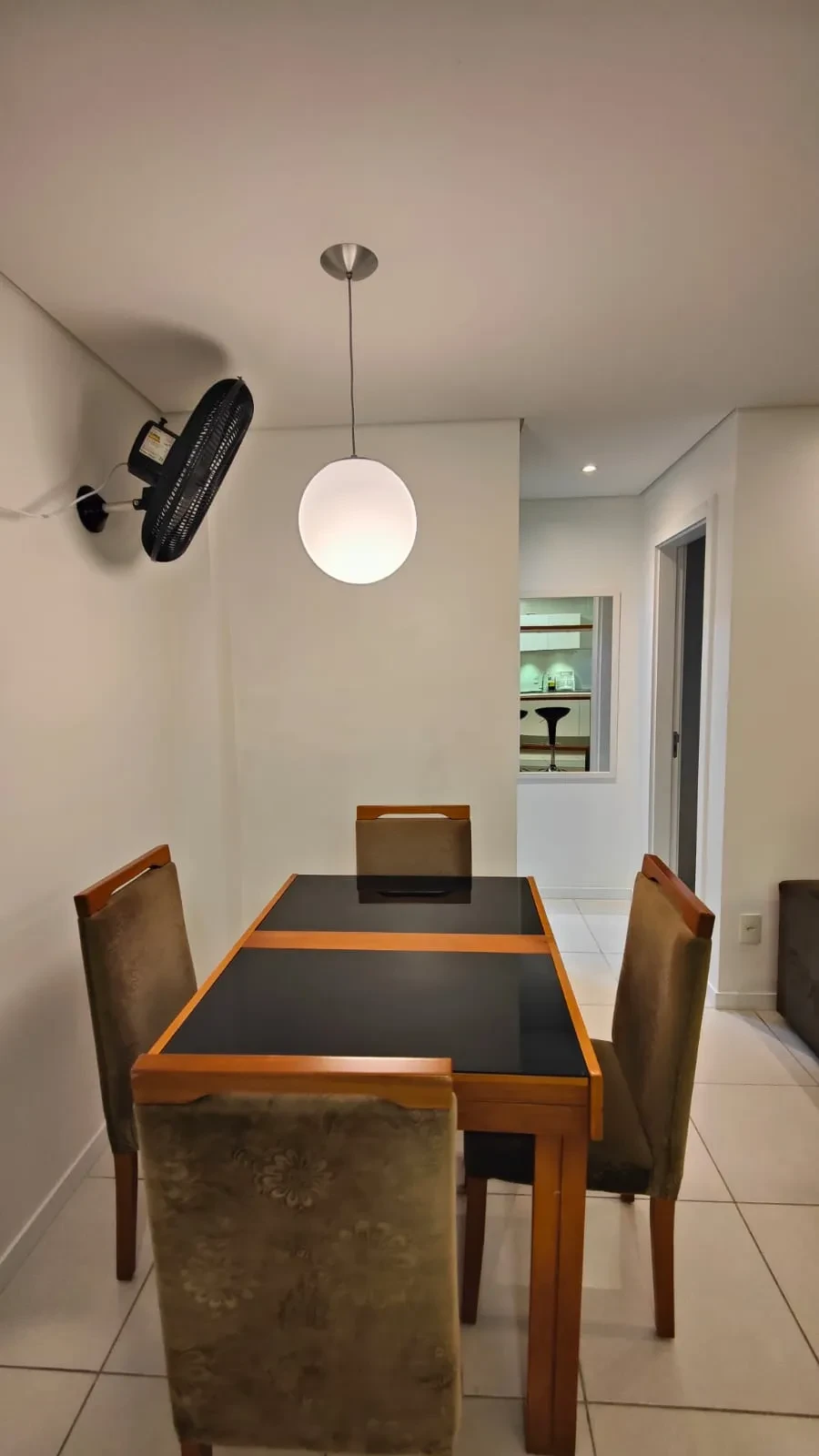 Imagem Apartamento com 1 Quarto à Venda, 42 metros em Torres - Torres
