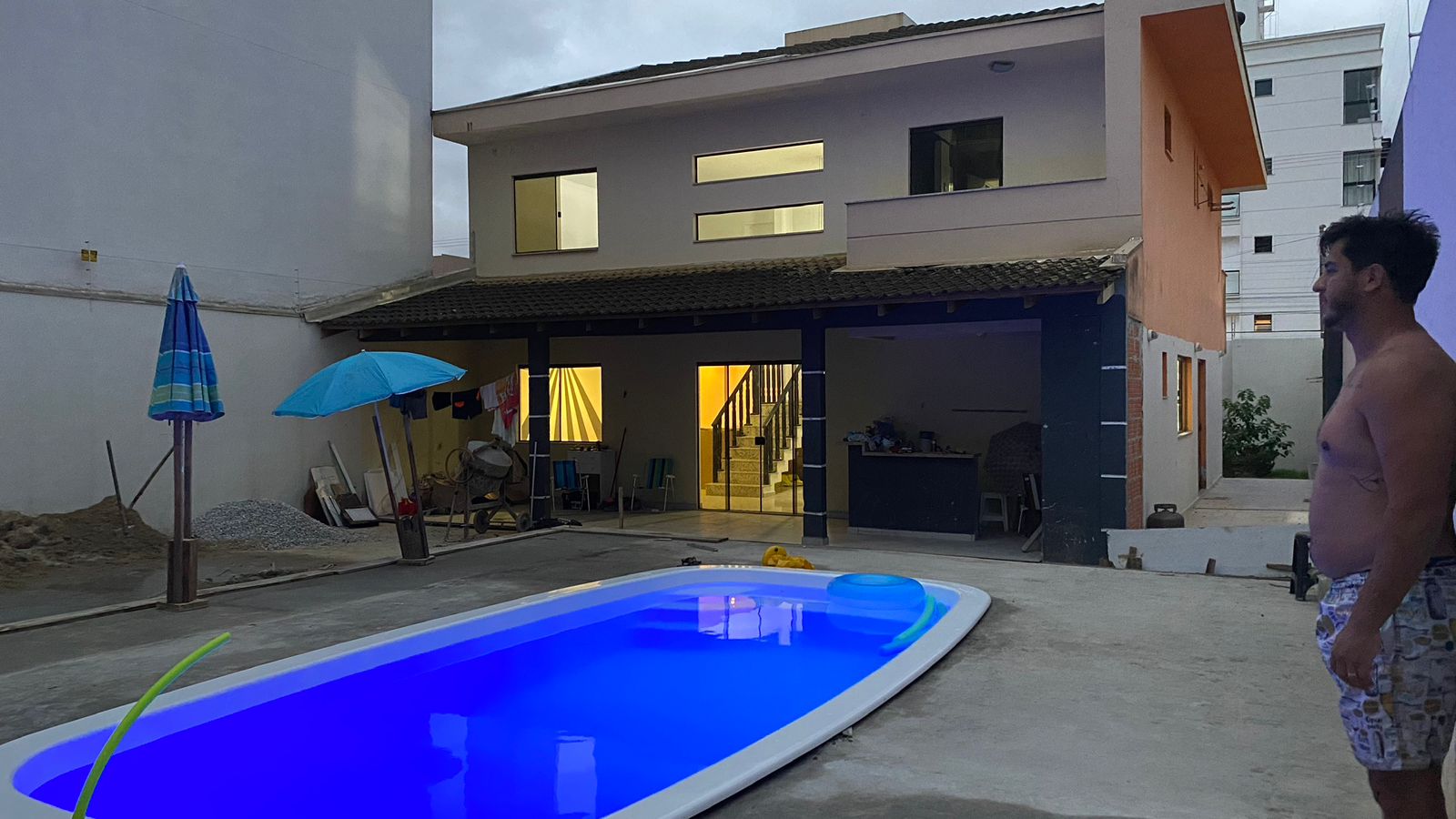 Imagem Sobrado com 3 Quartos à Venda, 360 m²em Santa Regina - Camboriú