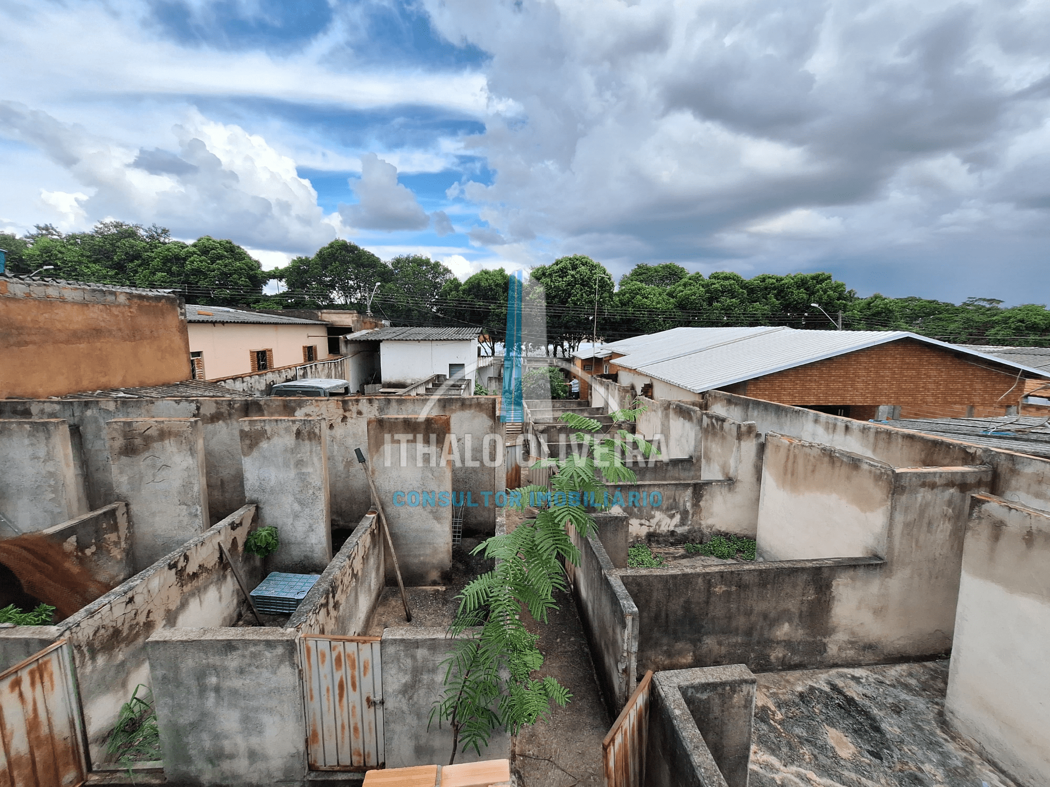 Imagem Casa com 3 Quartos à Venda, 360 m²em Santo Hilário - Goiânia