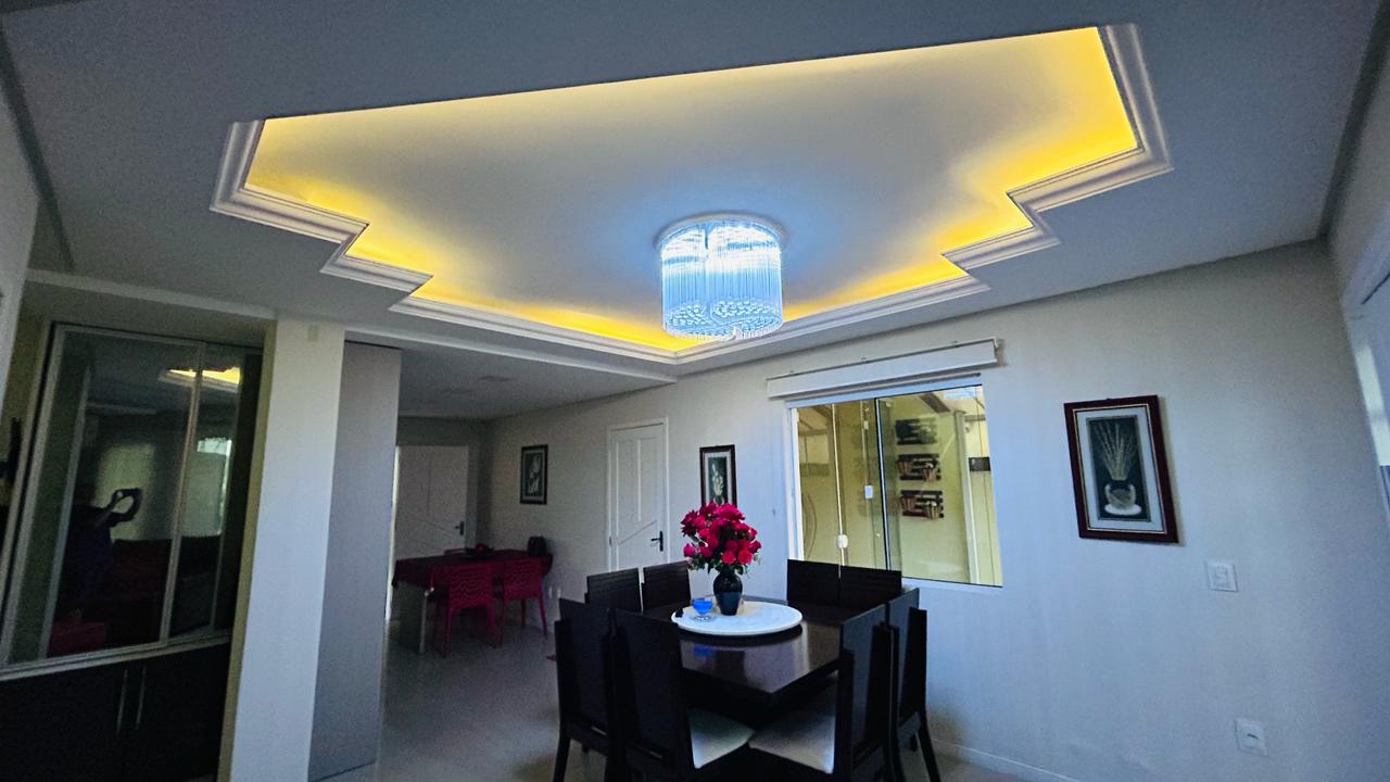 Foto do imóvel: Sobrado com 3 Quartos à Venda, 222 m²em Barra do Aririú - Palhoça