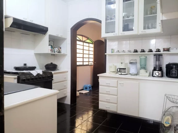 Imagem Sobrado com 3 Quartos à Venda ou Locação, 220 m²em Conjunto Residencial Vista Verde - São Paulo