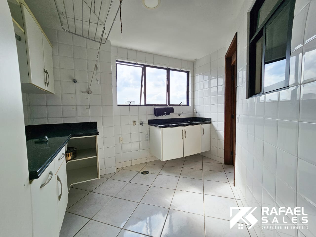 Imagem Edifício Residencial com 3 Quartos à Venda, 262 m²em Candelária - Natal