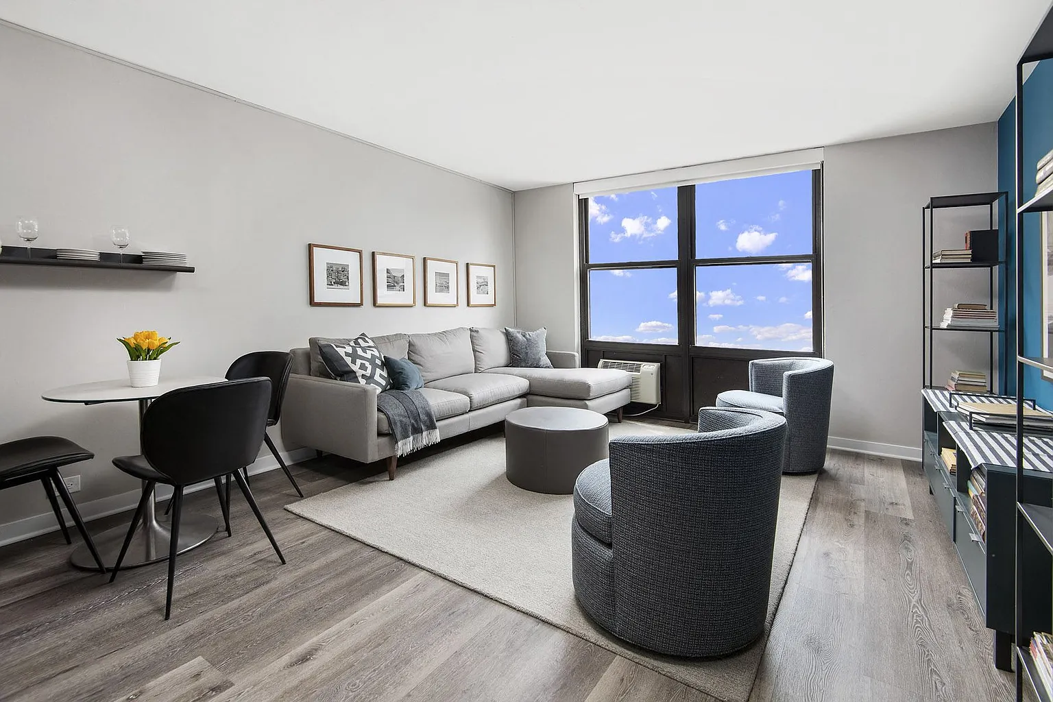 Apartamento com 2 Quartos à Venda ou Locação, 105 m² em Aclimação - São Paulo