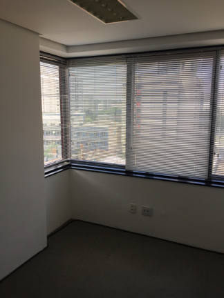 Imagem Sala Comercial à Venda ou Locação,  em Vila Cordeiro - São Paulo