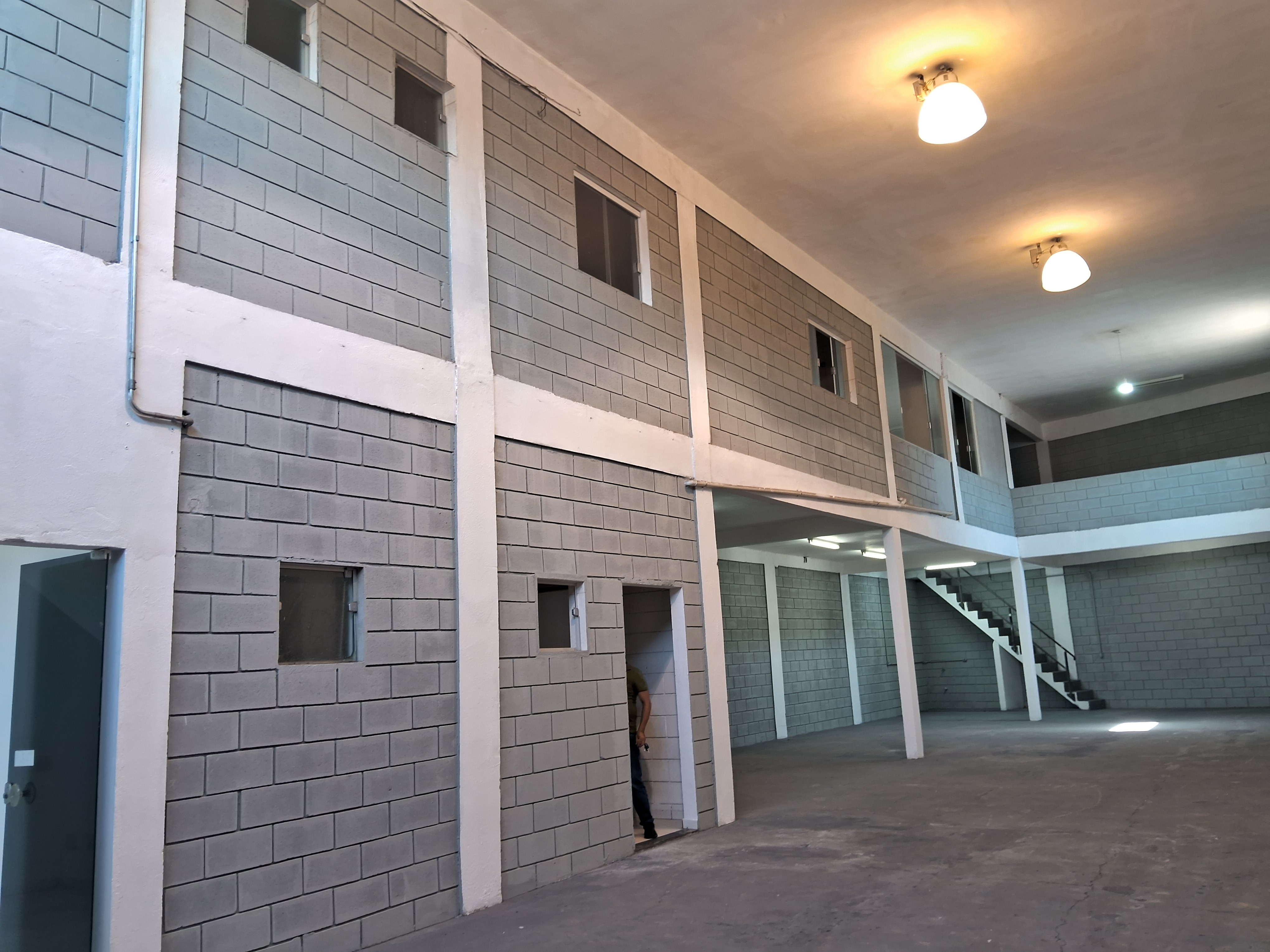 Foto do imóvel: Galpão à Venda, 256 m² em Rochdale - Osasco