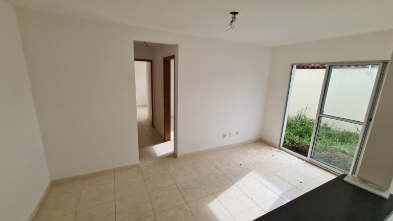Imagem Apartamento com 2 Quartos à Venda,  em Santana - Cariacica
