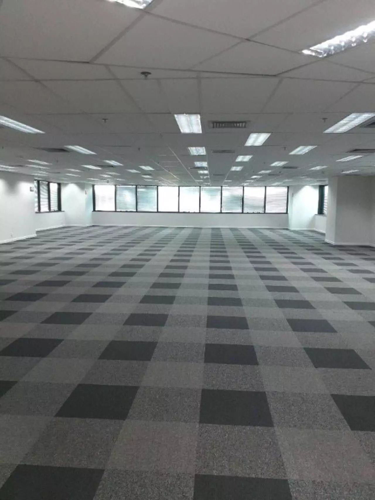 Foto do imóvel: Sala Comercial à Venda ou Locação, 775 m² em Pinheiros - São Paulo