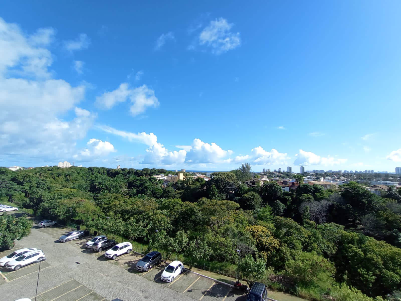 Imagem Apartamento com 3 Quartos para Alugar, 81 m²em Piatã - Salvador