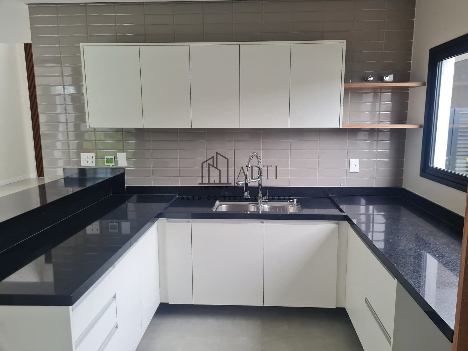 Imagem Casa de Condomínio com 3 Quartos à Venda, 205 m² em Cézar de Souza - Mogi das Cruzes